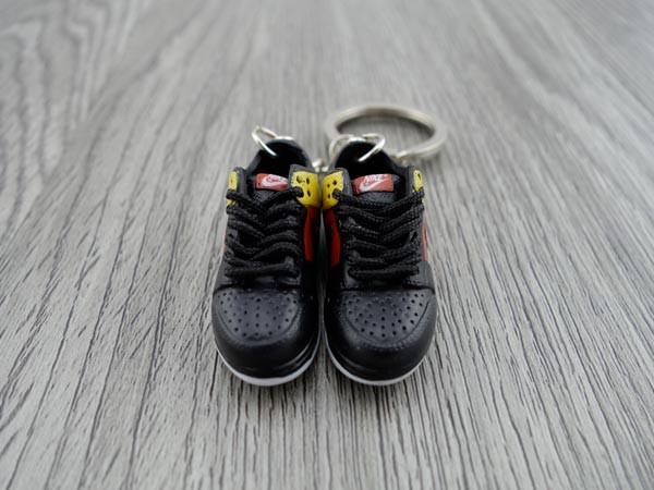 Mini sneaker keychain 3D Dunk SB Raygun - Sneakers Passion