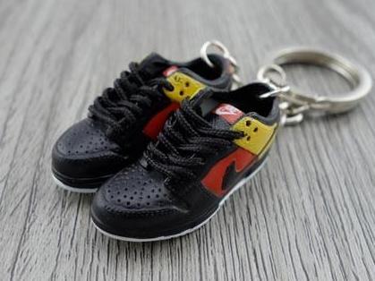 Mini sneaker keychain 3D Dunk SB Raygun - Sneakers Passion