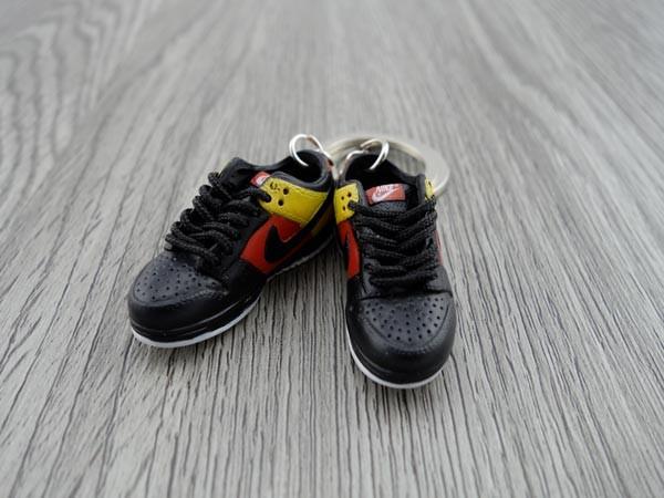Mini sneaker keychain 3D Dunk SB Raygun - Sneakers Passion