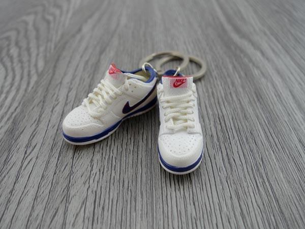 Mini sneaker keychain 3D Dunk SB low @ - Sneakers Passion
