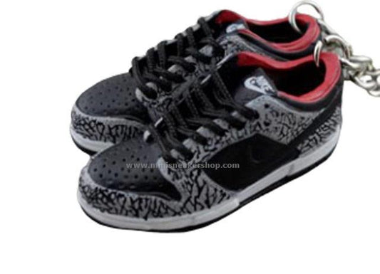 mini sneaker keychains Dunk Low Pro SB- Black (2002) - Sneakers Passion