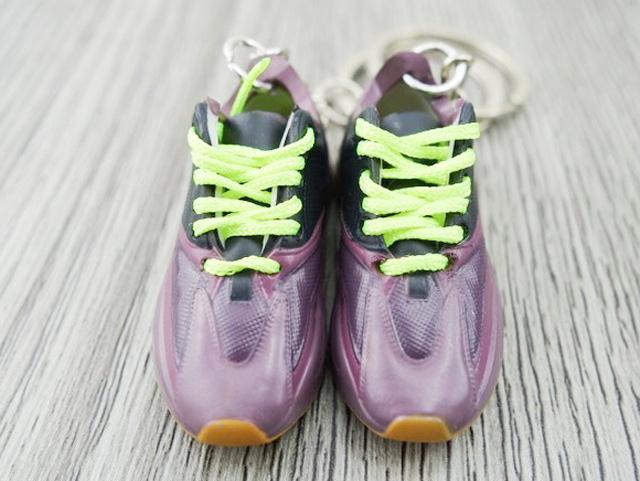Mini Sneaker Keychains YZY - MAUVE with yellow laces - Sneakers Passion