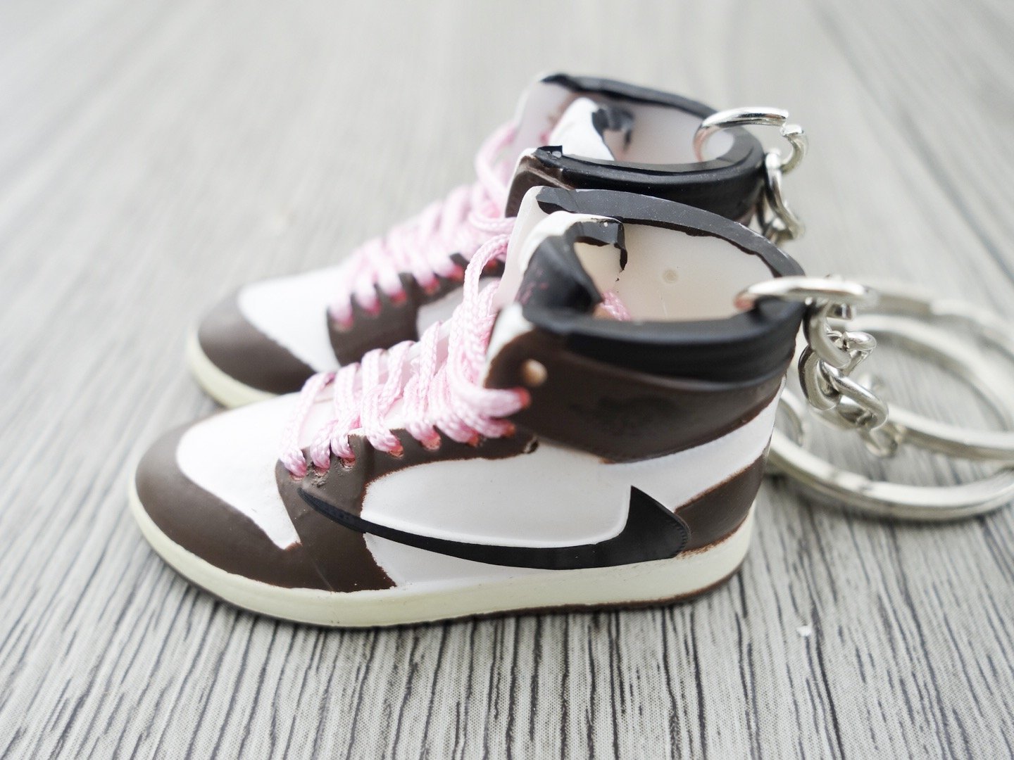 Mini sneaker keychain 3D Air Jordan 1 x Travis Scott - Cactus Jack - Sneakers Passion