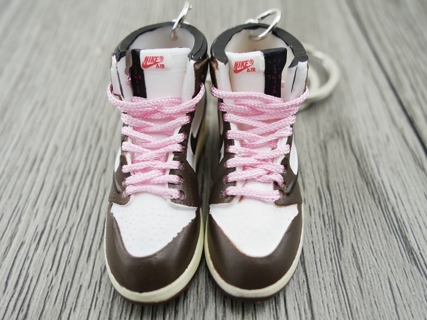 Mini sneaker keychain 3D Air Jordan 1 x Travis Scott - Cactus Jack - Sneakers Passion
