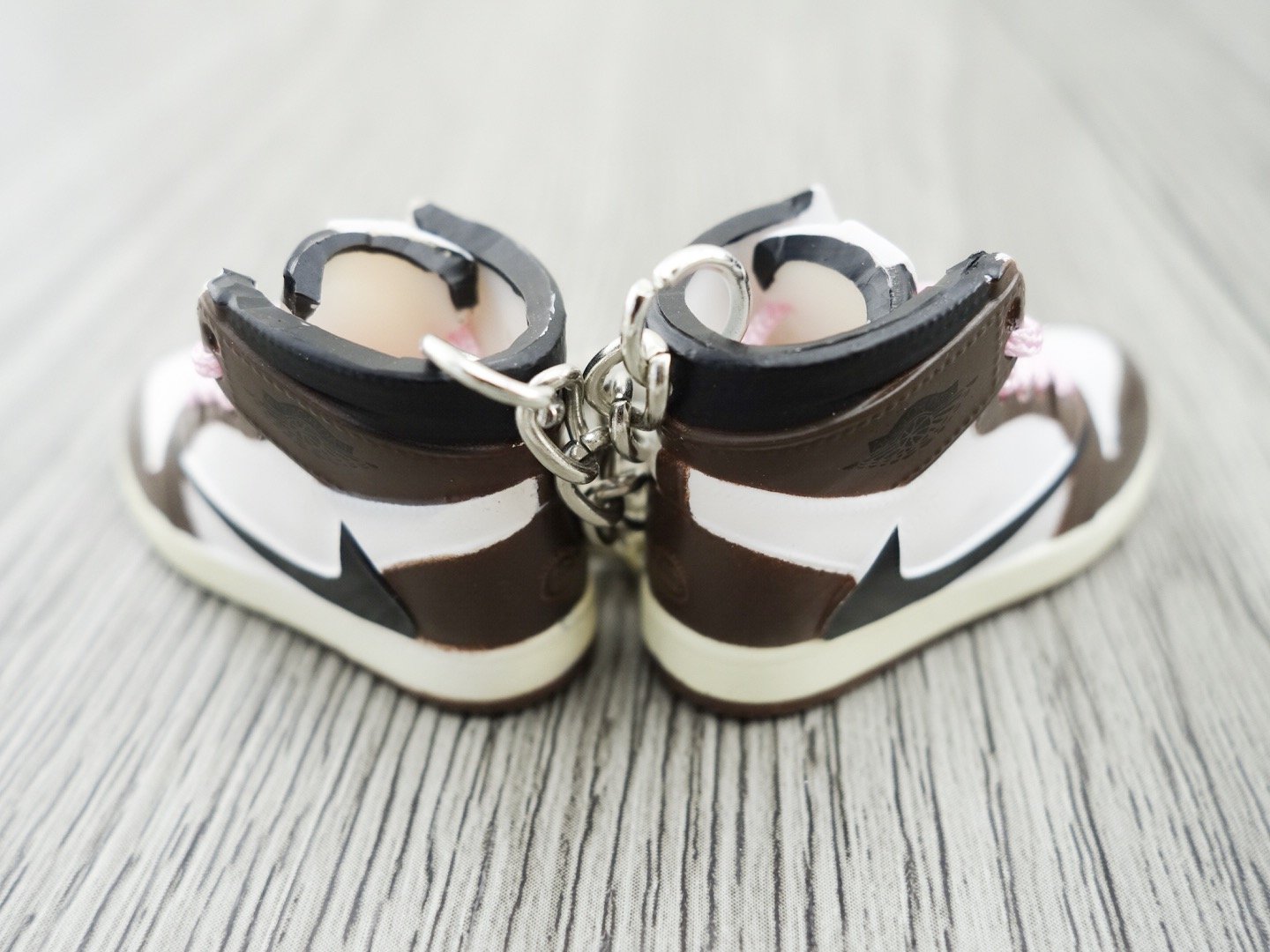 Mini sneaker keychain 3D Air Jordan 1 x Travis Scott - Cactus Jack - Sneakers Passion