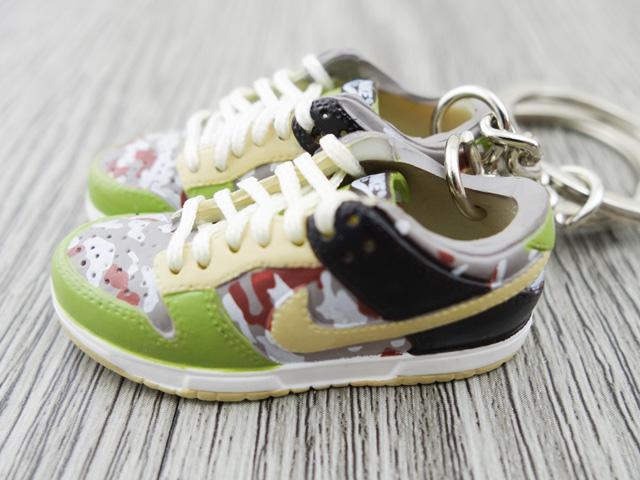 Mini sneaker keychain 3D Dunk Lo - Camo - Sneakers Passion