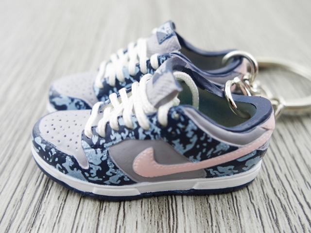 Mini sneaker keychain 3D Dunk Lo - Grey/Pink - Sneakers Passion