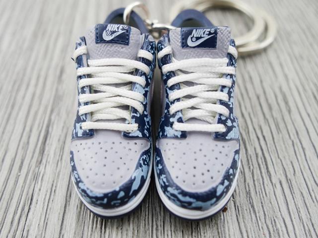 Mini sneaker keychain 3D Dunk Lo - Grey/Pink - Sneakers Passion