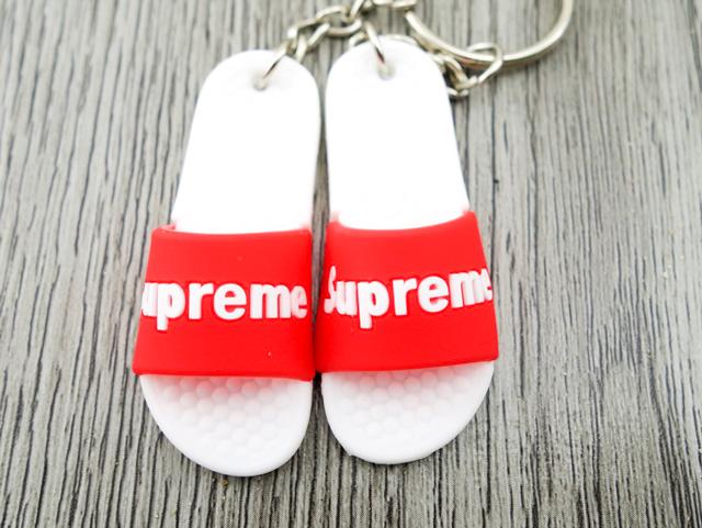 mini 3D sneaker keychains Flip Flops - Sandals White/Red - Sneakers Passion