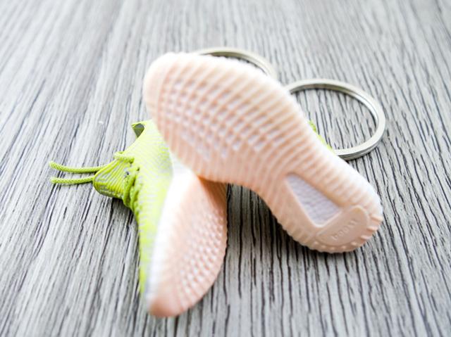 Mini Sneaker Keychains YZY Antila - Sneakers Passion
