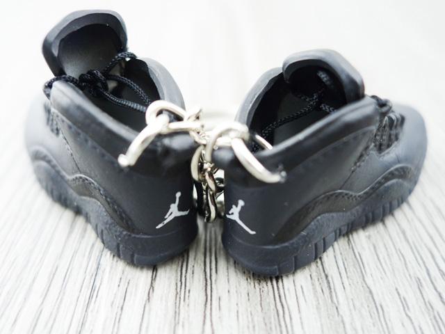 Mini Sneaker Keychains AJ 10 - Triple Black - Sneakers Passion