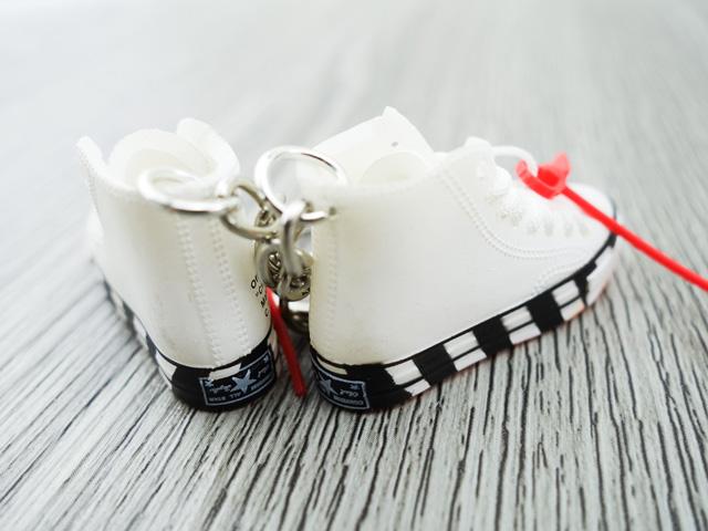 Mini sneaker keychain 3D Converse OW - STRIPE - Sneakers Passion
