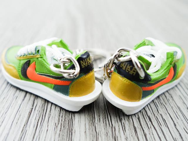Mini 3D sneaker keychains Nike Waffle x SACAI - Green Multi - Sneakers Passion
