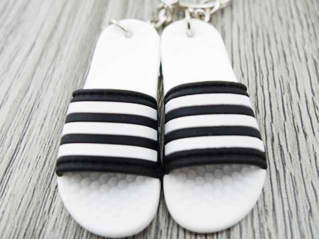 mini 3D sneaker keychains Flip Flops Sandals Black and White - Sneakers Passion