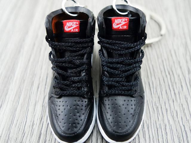Mini sneaker keychain 3D Air Jordan 1 - Black and White - Sneakers Passion
