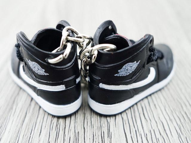 Mini sneaker keychain 3D Air Jordan 1 - Black and White - Sneakers Passion