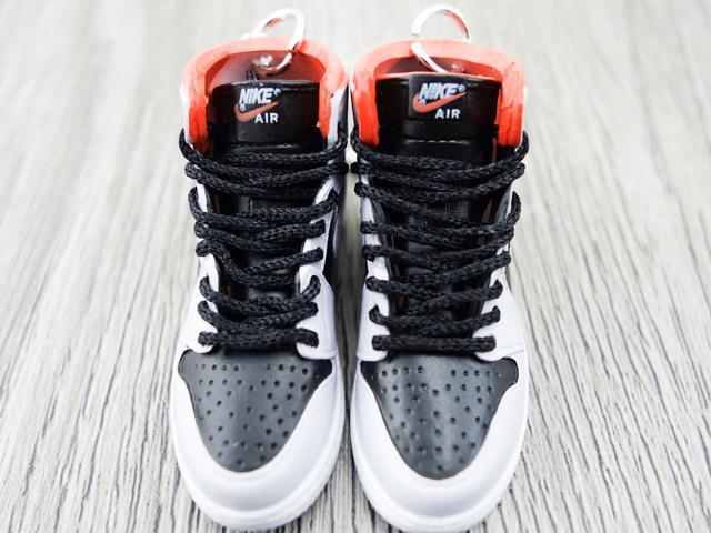 Mini sneaker keychain 3D Air Jordan 1 - Hyper Crimson HQ - Sneakers Passion