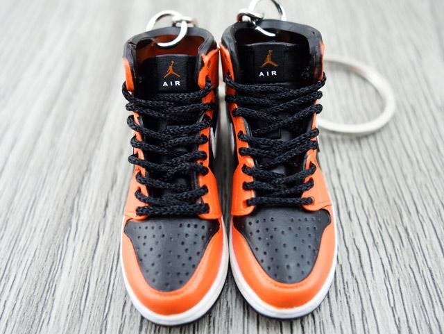 Mini sneaker keychain 3D Air Jordan 1 - SBB Orange Peel HQ - Sneakers Passion