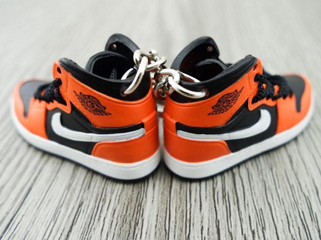 Mini sneaker keychain 3D Air Jordan 1 - SBB Orange Peel HQ - Sneakers Passion
