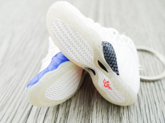 Mini sneaker keychain 3D Foam - White Blue/Coral - Sneakers Passion