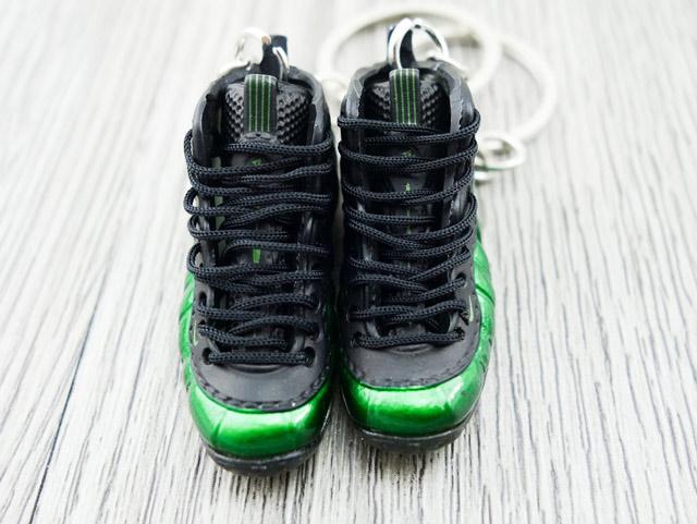 Mini sneaker keychain 3D Foam - Space Green - Sneakers Passion