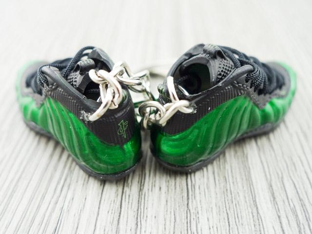 Mini sneaker keychain 3D Foam - Space Green - Sneakers Passion