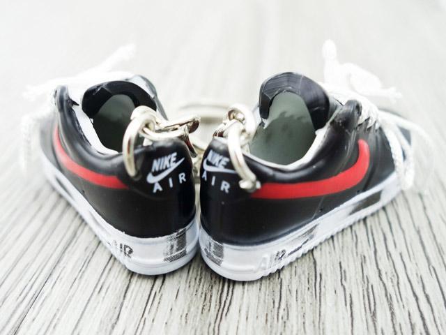 mini 3D sneaker keychains Air Force 1 x G-Dragon Black black and red - Sneakers Passion