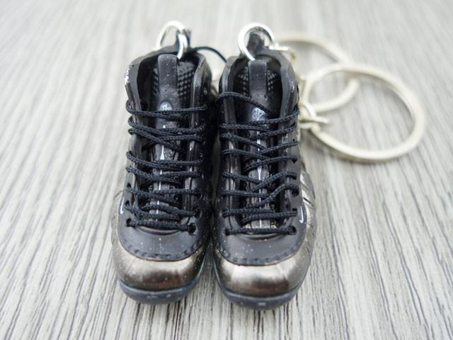 Mini sneaker keychain 3D Foam - Deep Grey - Sneakers Passion