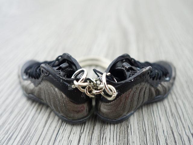 Mini sneaker keychain 3D Foam - Deep Grey - Sneakers Passion