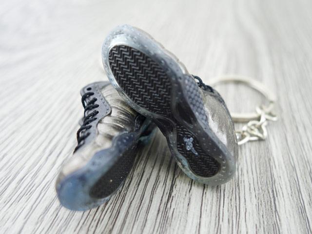 Mini sneaker keychain 3D Foam - Deep Grey - Sneakers Passion