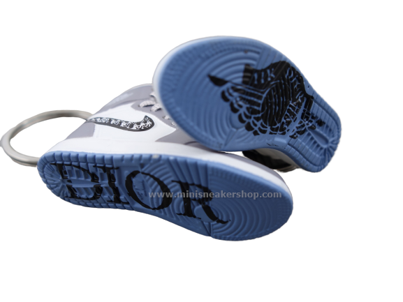 Mini sneaker keychain 3D Air Jordan 1 x Christian Dior - Sneakers Passion