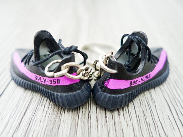 Mini Sneaker Keychains YZY - Black/ Pink - Sneakers Passion
