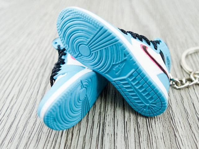 Mini sneaker keychain 3D Air Jordan 1 - South Beach HQ - Sneakers Passion