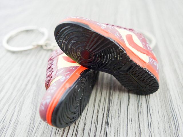 Mini sneaker keychain 3D SB Dunk - Red Beige - Sneakers Passion