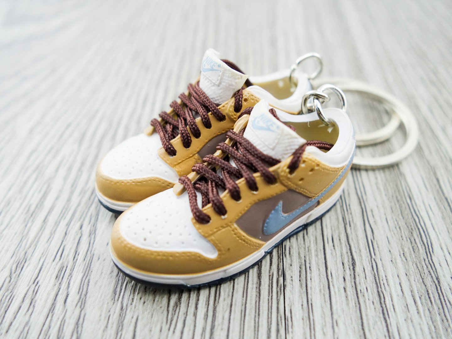 Mini sneaker keychain 3D SB Dunk - Camel - Sneakers Passion