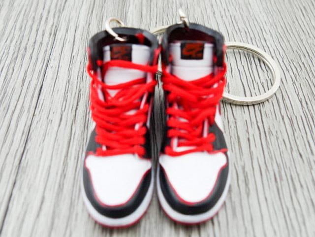 Mini sneaker keychain 3D Air Jordan 1 - High Bloodline - Sneakers Passion