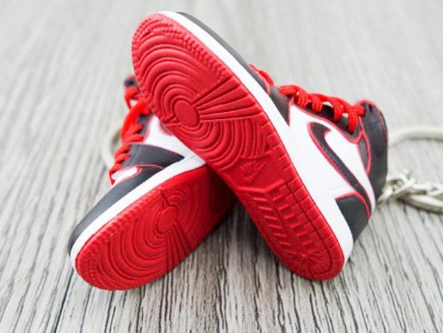 Mini sneaker keychain 3D Air Jordan 1 - High Bloodline - Sneakers Passion