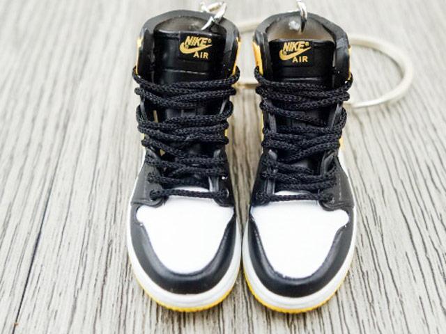 Mini sneaker keychain 3D Air Jordan 1 OG- Yellow Ochre HQ - Sneakers Passion
