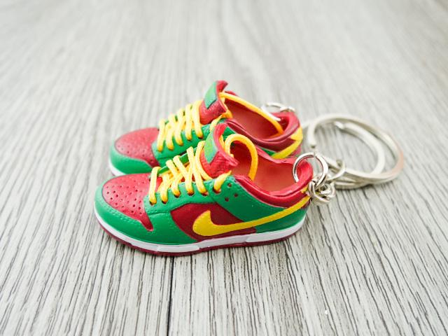 Mini sneaker keychain 3D Dunk - Green Red Yellow - Sneakers Passion
