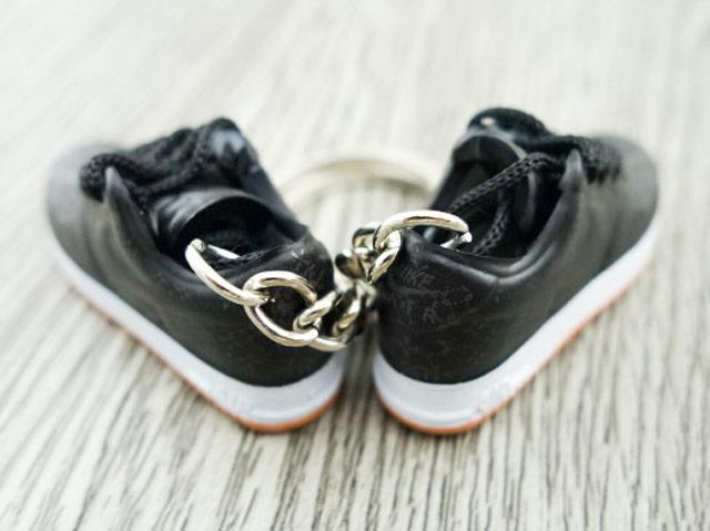 Mini 3D sneaker keychains Air Force 1 x CLOT - Black Gum - Sneakers Passion