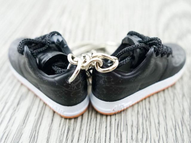 Mini 3D sneaker keychains Air Force 1 x CLOT - Black Gum - Sneakers Passion