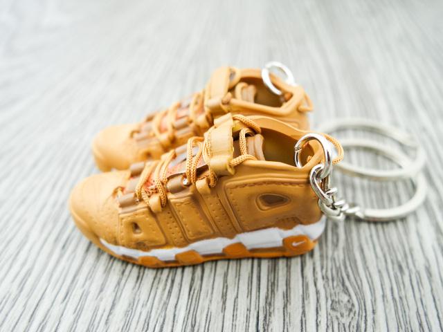 Mini 3D sneaker keychains Air Up Tempo - Sand - Sneakers Passion