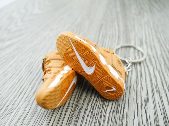 Mini 3D sneaker keychains Air Up Tempo - Sand - Sneakers Passion