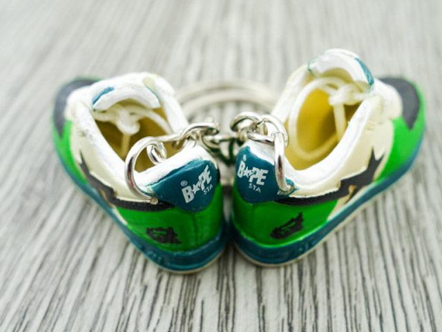 Mini 3D sneaker keychains BAPE - Green White Black - Sneakers Passion