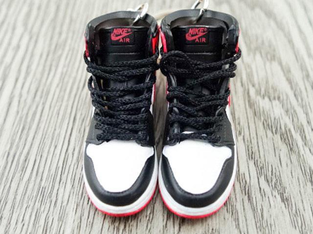 Mini sneaker keychain 3D Air Jordan 1 - Red Heel Red swoosh HQ - Sneakers Passion