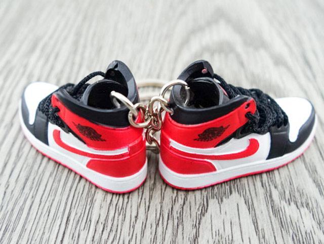 Mini sneaker keychain 3D Air Jordan 1 - Red Heel Red swoosh HQ - Sneakers Passion