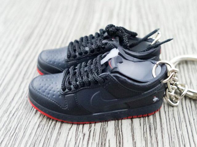 Mini sneaker keychain 3D SB Dunk Low Black Pigeon - Sneakers Passion