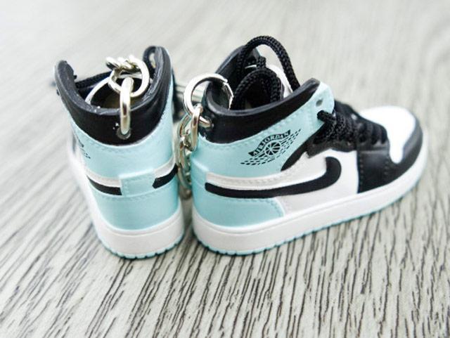 Mini sneaker keychain 3D Air Jordan 1 - Light Blue White Black - Sneakers Passion