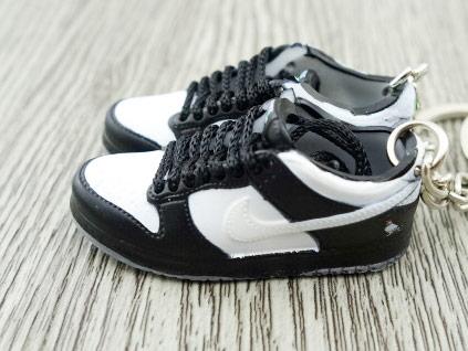 Mini sneaker keychain 3D SB Dunk Low STAPLE Panda Pigeon - Sneakers Passion