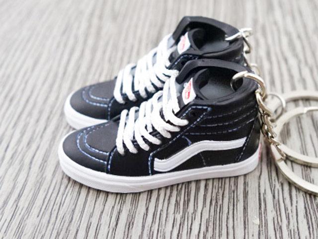 Mini 3D sneaker keychains VANS Skate HI Black and White OG - Sneakers Passion